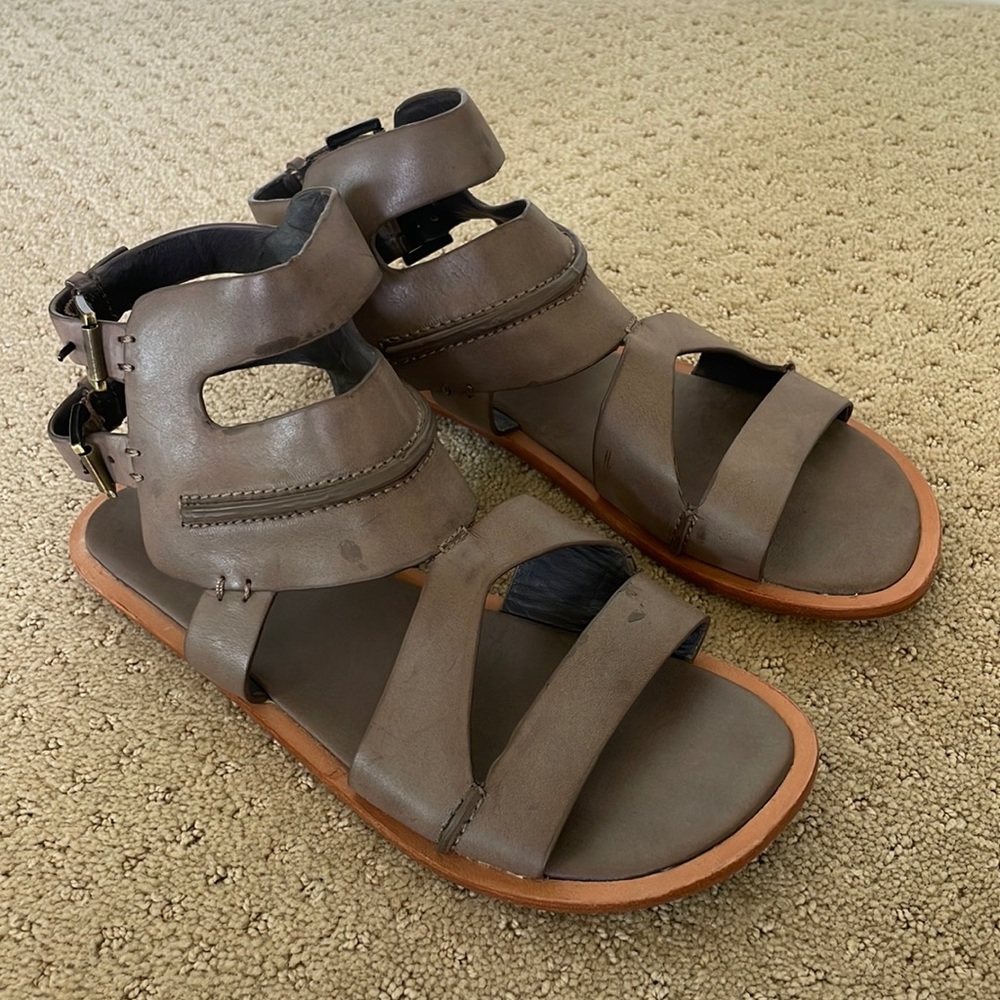 LEON MAX Gladiator Ankle Strap Gray Leather Flat Sandals Women's Size 7 M US